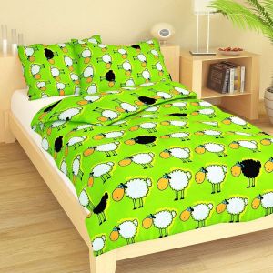 Motív ovečiek na kvalitnom krepovom posteľných obliečkach Stádo ovečiek zelené, | 1x 90/130, 1x 60/45